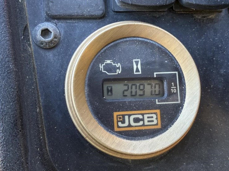 2019-jcb-512-56-image-23