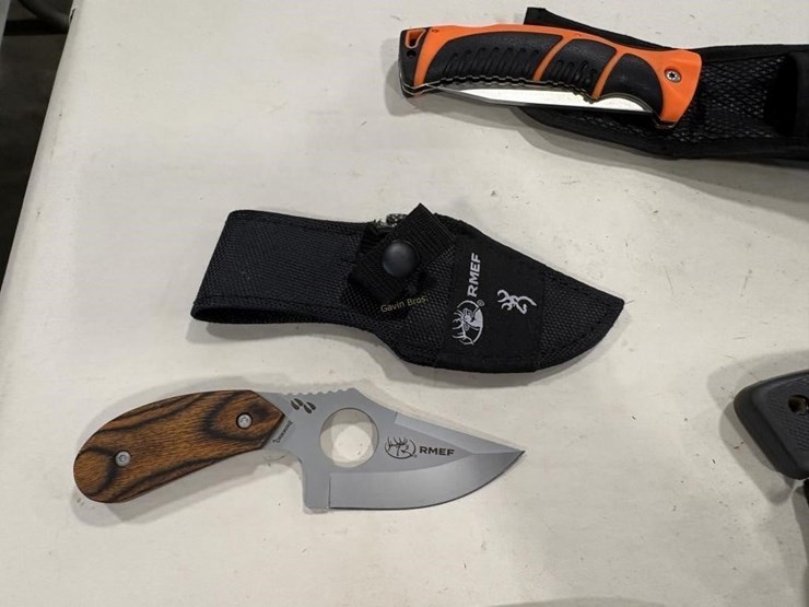 4-hunting-knives-image-3