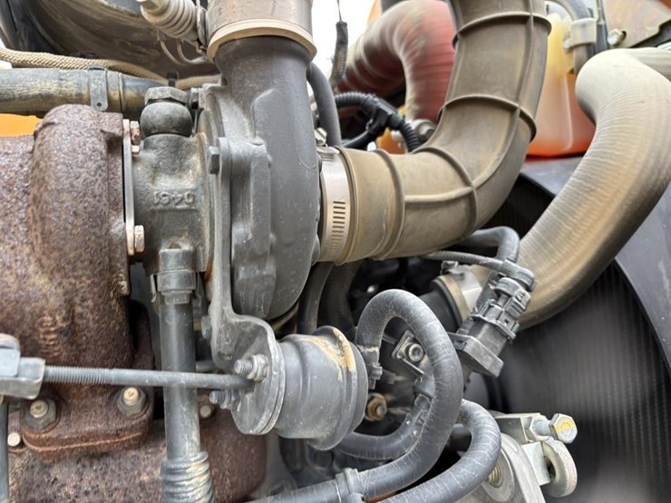 2018-case-580sn-image-67