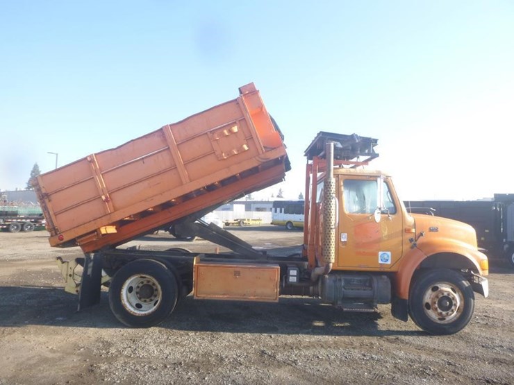 1995-international-4700-image-9