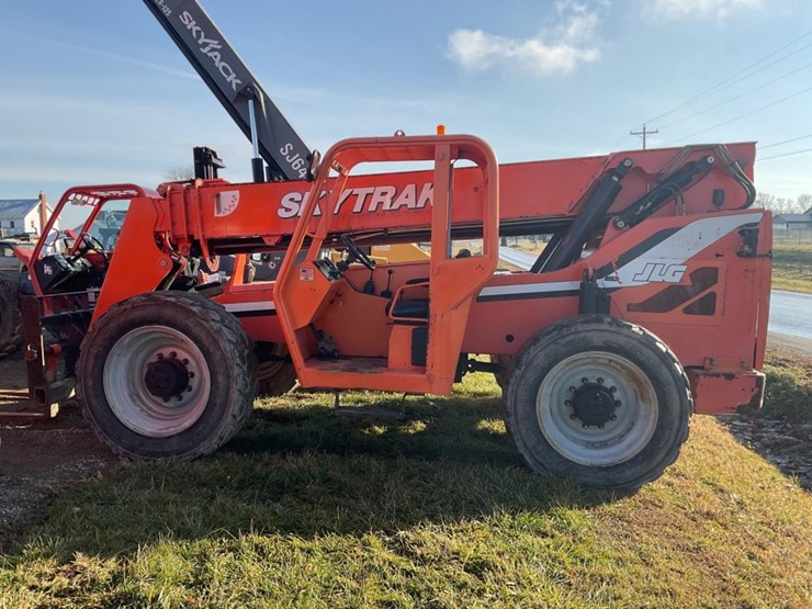 2015-jlg-8042-image-1