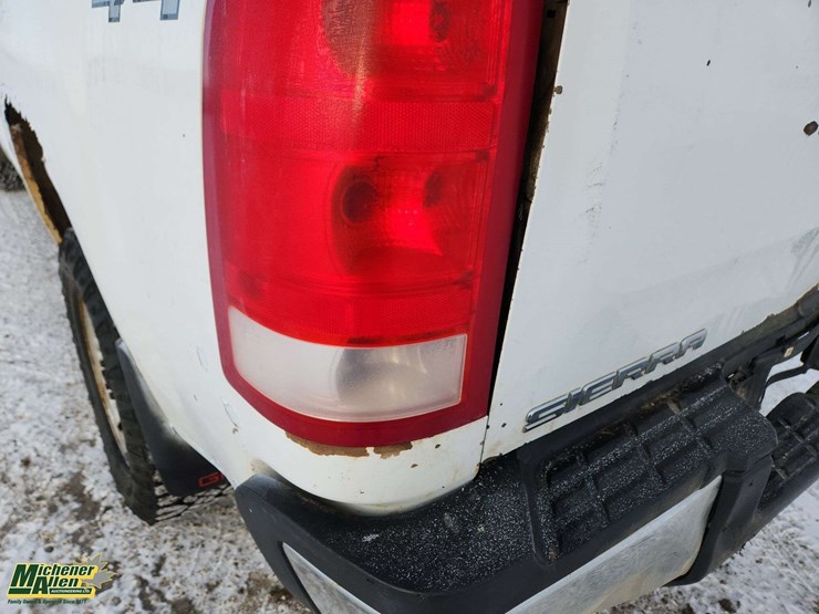 2011-gmc-sierra-3500hd-image-59