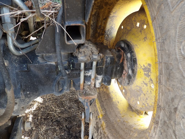 2010-john-deere-5083e-image-28