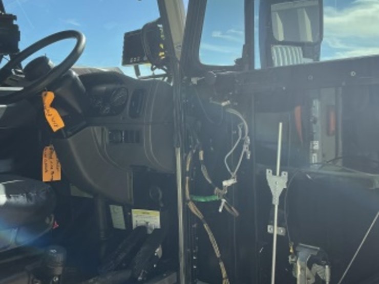 2018-peterbilt-520-image-37