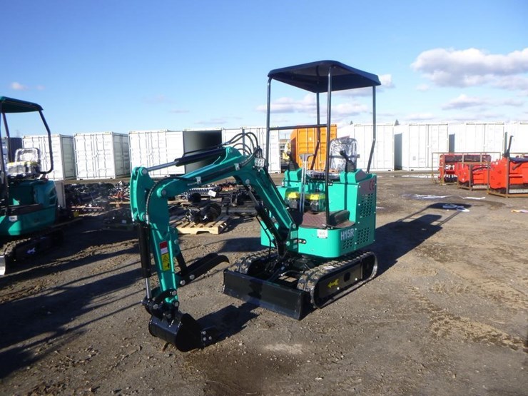 2025-agt-h15r-hydraulic-excavator-image-1