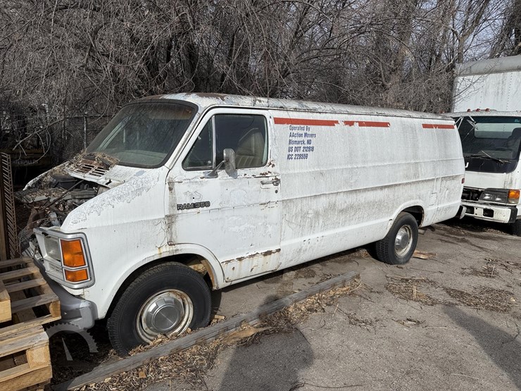 1992-dodge-ram-2500-image-1