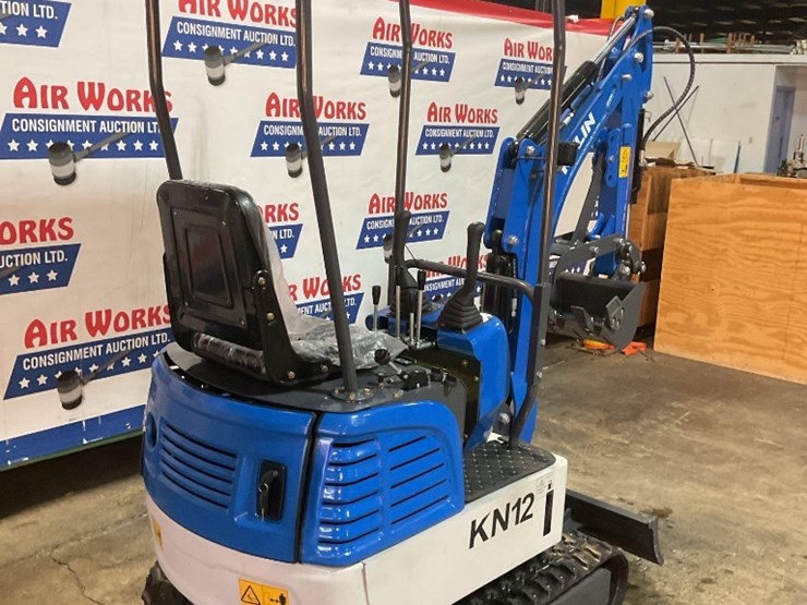 (inv.50010)-new-unused-kylin-kn12-mini-excavator,-14-hp-gas-engine,-manual-thumb,-16"-bucket,-blade-image-7