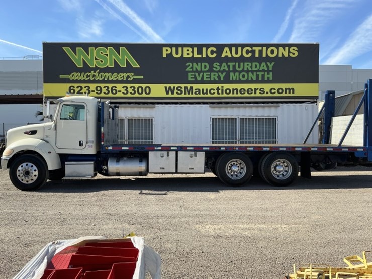 2007-peterbilt-335-image-1