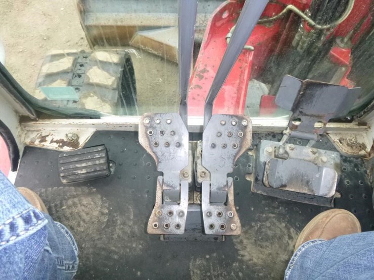 2012-takeuchi-tb180fr-image-17