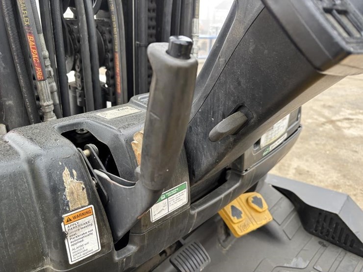 2017-yale-glc120vxntge100-forklift-image-20