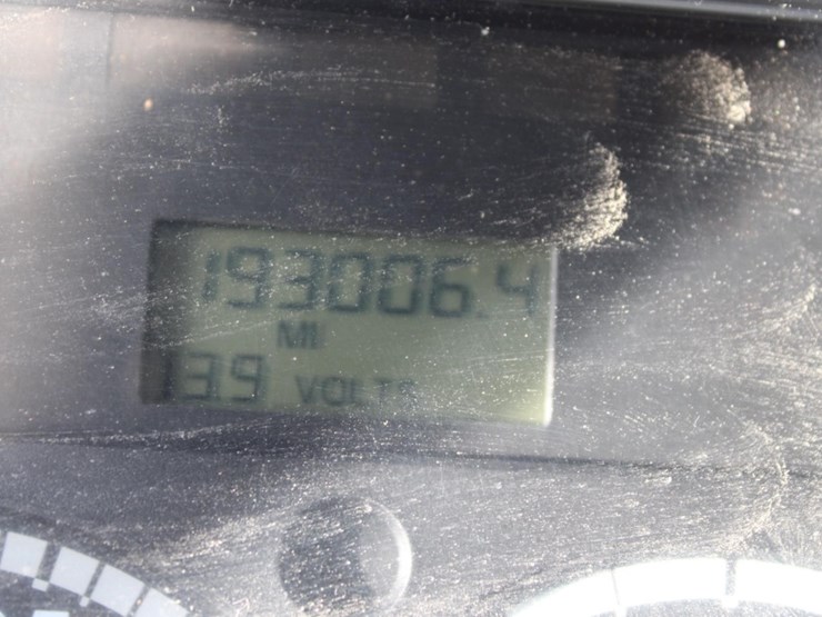 2003-freightliner-fl70-image-6