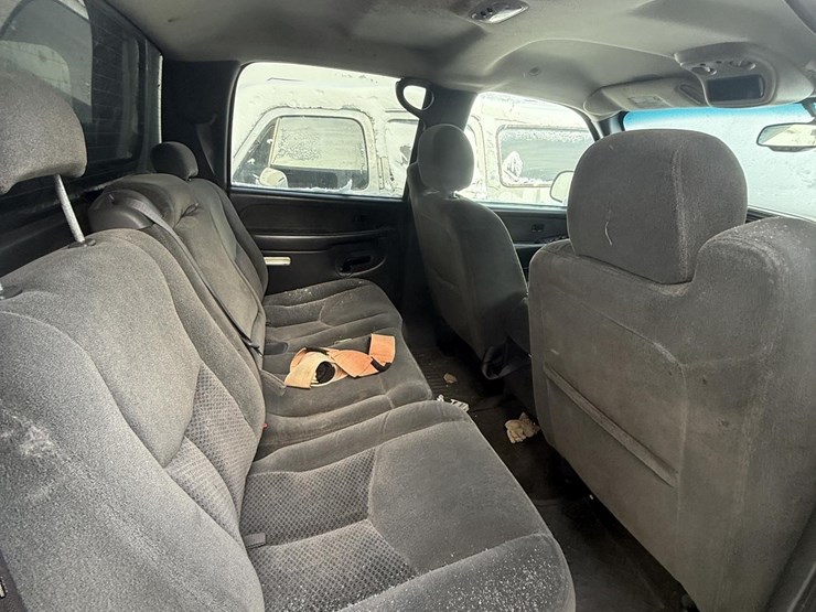 2003-chevrolet-silverado-2500-image-24