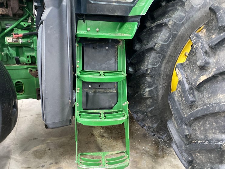 2013-john-deere-7230r-image-18