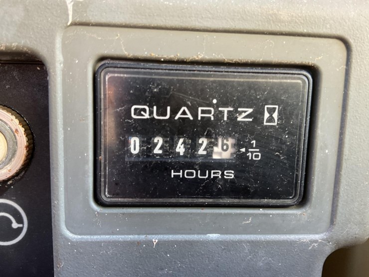 2016-jlg-2632es-image-5