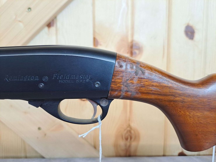remington-fieldmaster-572-.22-lr-pump-rifle-image-4