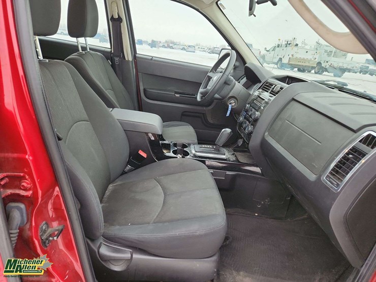 2011-mazda-tribute-image-25