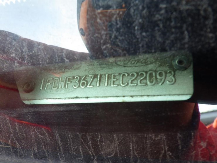 2001-ford-f350-image-18