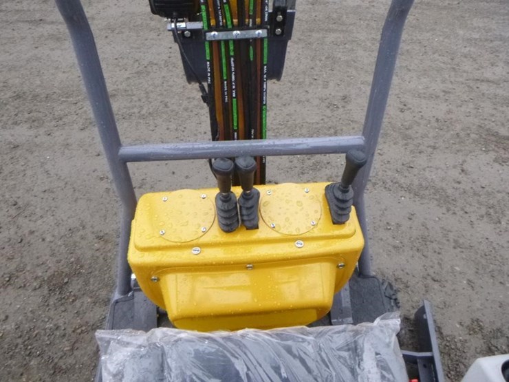 agt-mx12rx-hydraulic-excavator-image-24