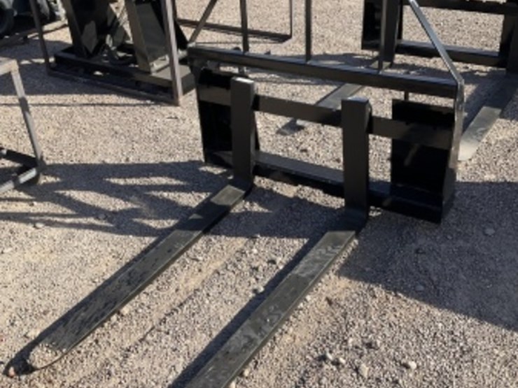 4ft-pallet-forks-for-skid-steer-image-2