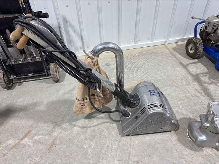 clarke-floor-and-edge-sander-image-9