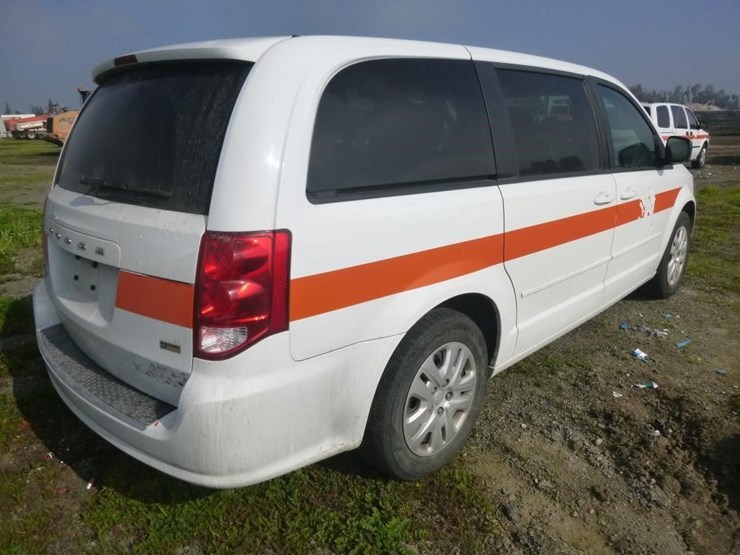 2014-dodge-grand-caravan-image-3