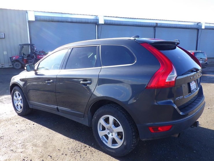 2012-volvo-xc60-image-4