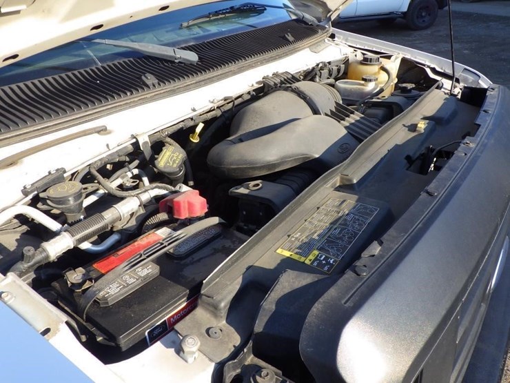 2012-ford-cargo-image-11