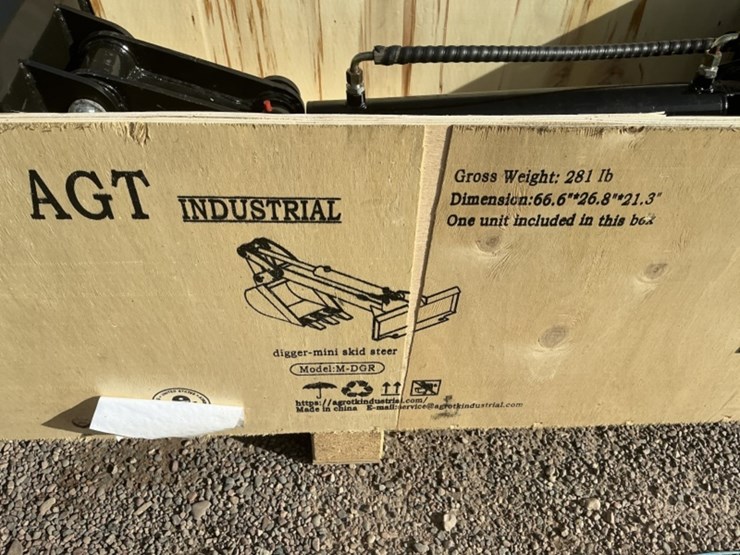 2025-m-drg-mini-skid-steer-digging-arm-image-3