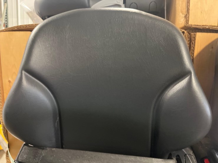 skid-steer-seat-image-3