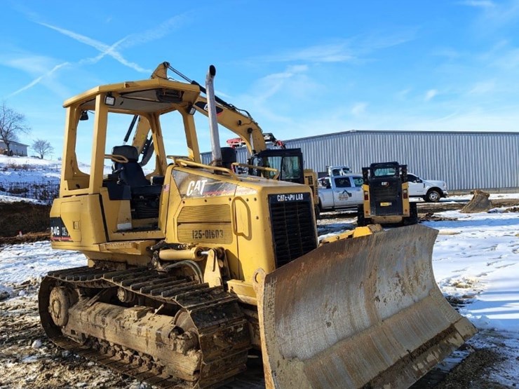 2005-caterpillar-d4g-xl-image-6