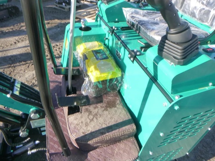 2025-agt-h15r-hydraulic-excavator-image-20