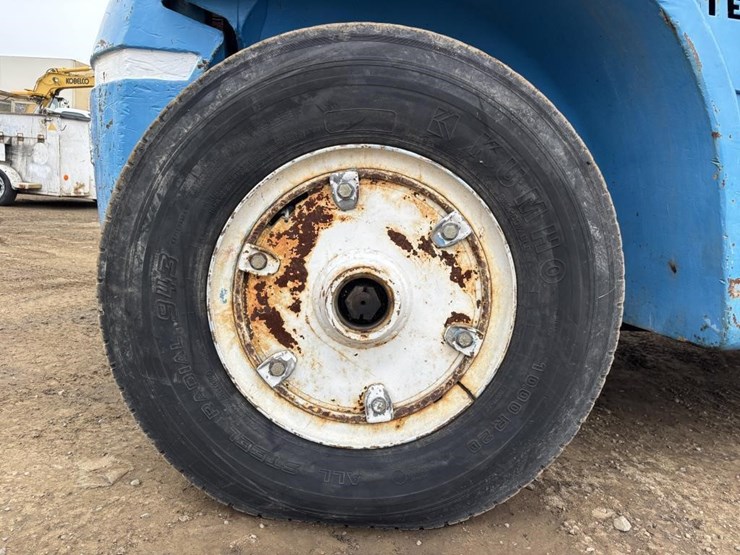 hyster-h300a-forklift-image-19