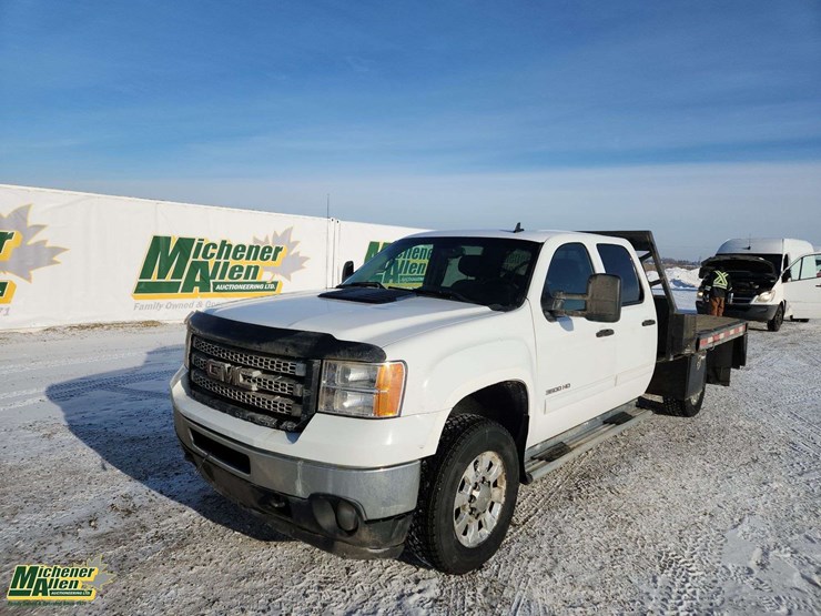 2013-gmc-sierra-3500hd-image-1