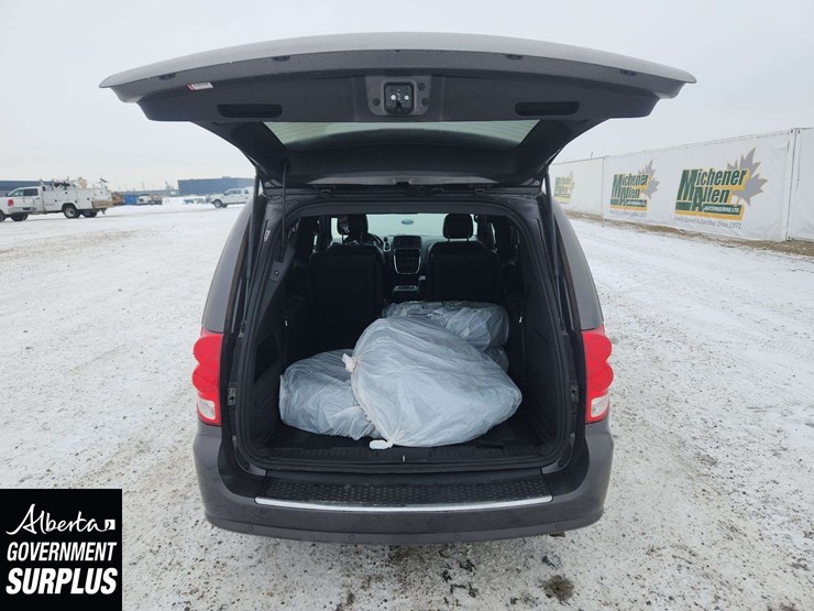 2020-dodge-grand-caravan-sxt-image-17