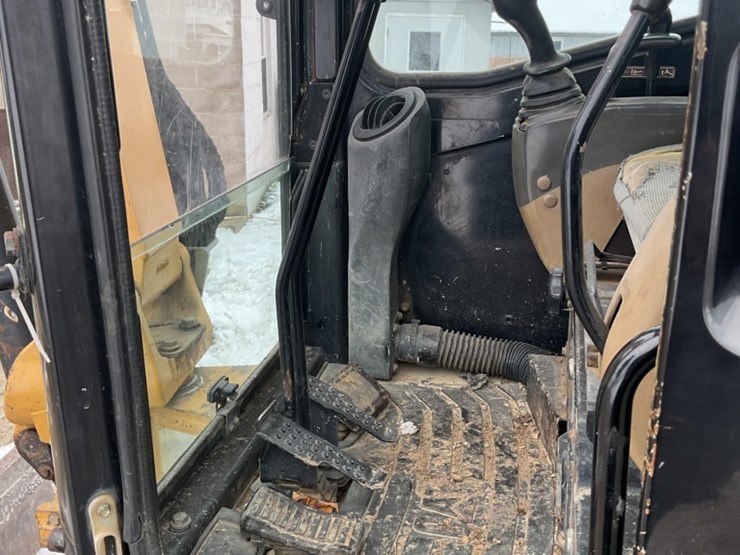 caterpillar-304cr-image-21