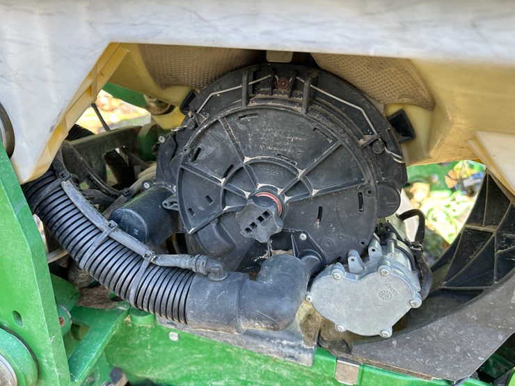 #4308-•-precision-planter-12-row-40"-planter-image-11