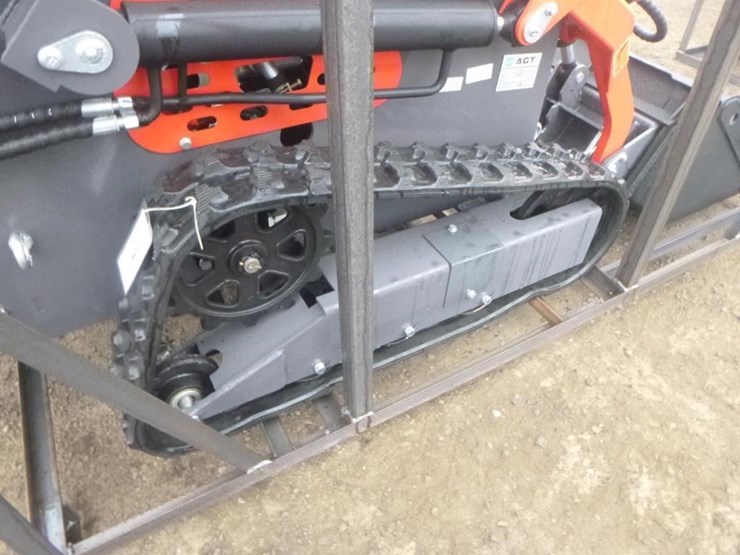 2025-agt-ysrt14-skid-steer-track-loader-image-18