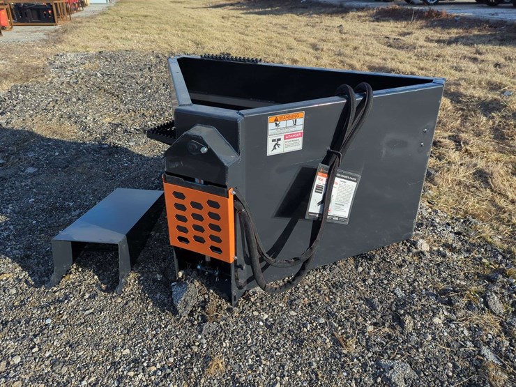 wolverine-skid-steer-148-gal-concrete-chuter-cct-11-148v-image-1