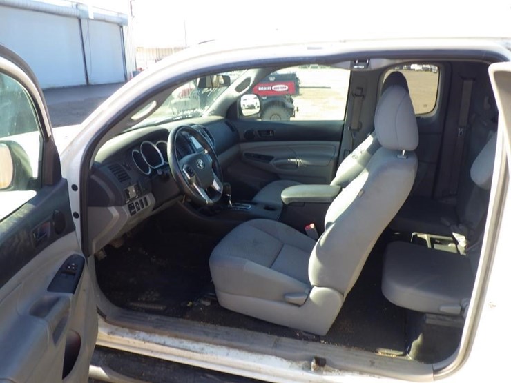 2013-toyota-tacoma-image-5