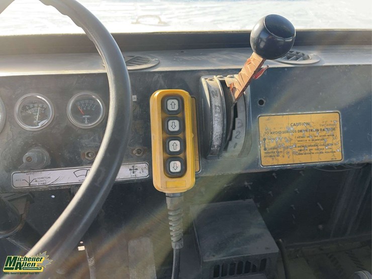 0-airport-tug-with-snow-plow-s/a-service-truck-image-16