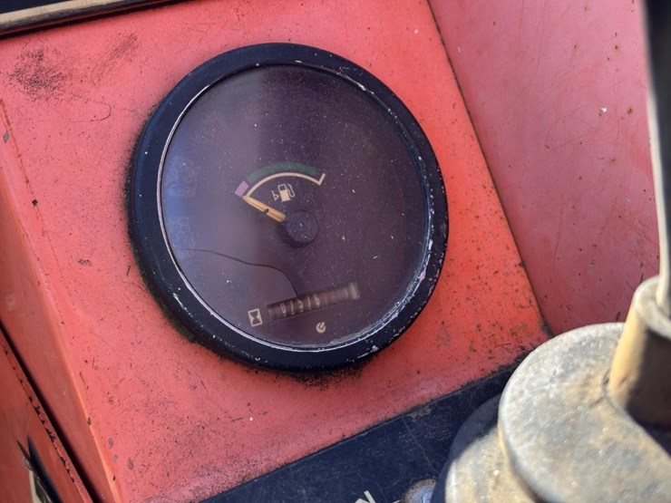 2005-jlg-8042-image-32