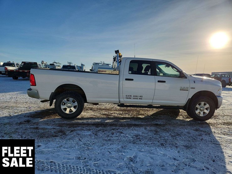 2014-dodge-2500-image-24