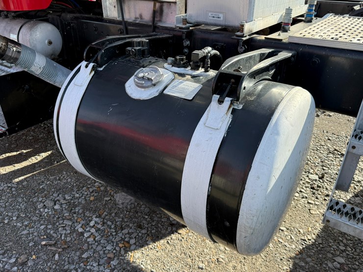 2014-peterbilt-389-image-12