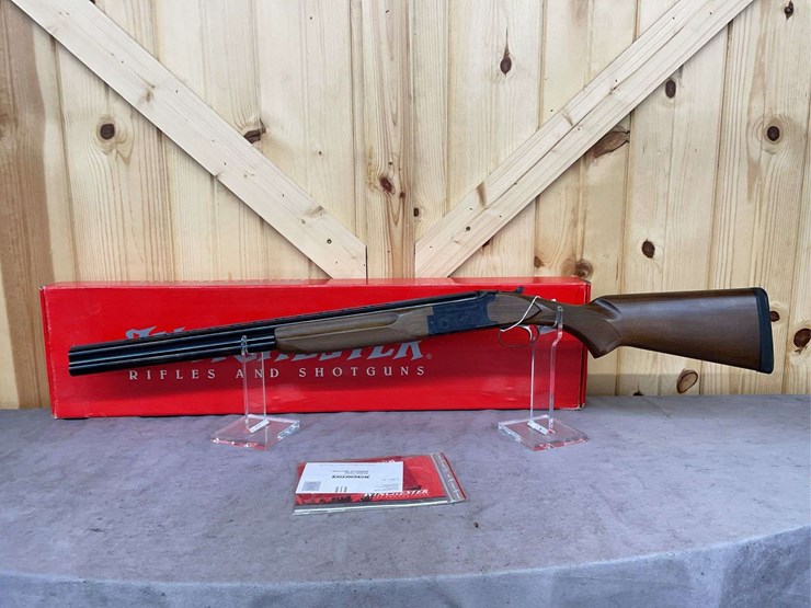 winchester-supreme-field-12-gauge-o/u-shotgun-image-1