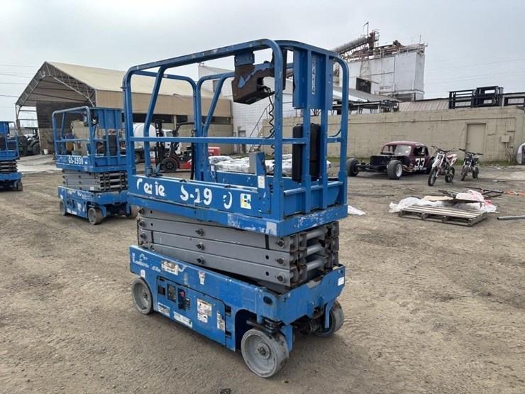 genie-gs1930-image-2