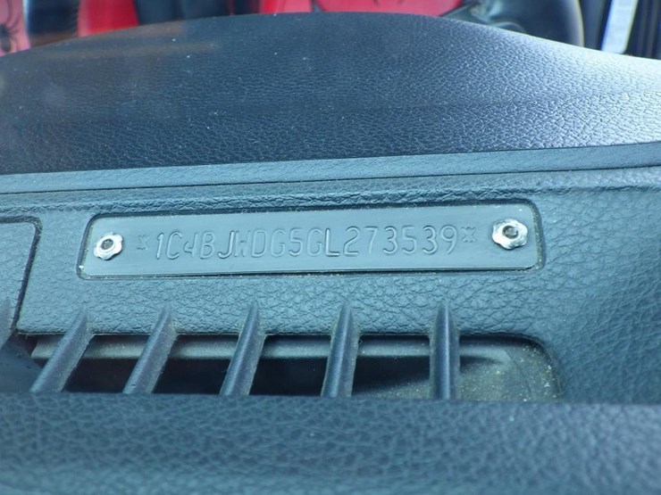 2016-jeep-wrangler-image-15