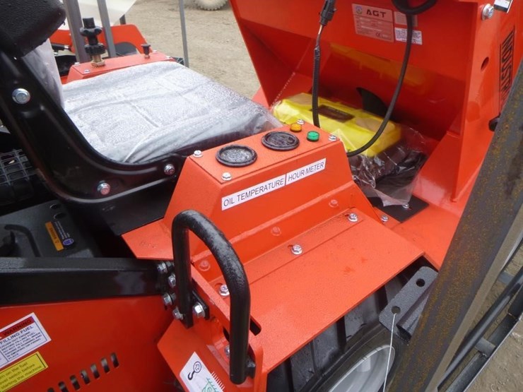 2025-agt-sda140w-skid-steer-loader-image-18