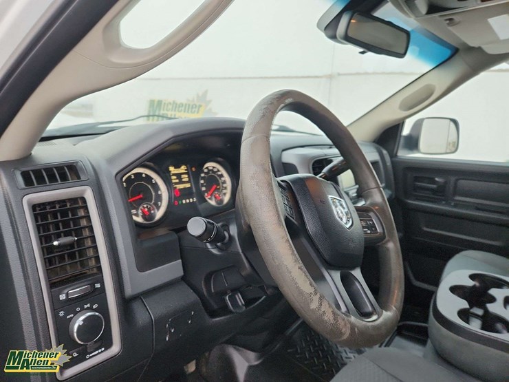 2016-dodge-2500-image-15