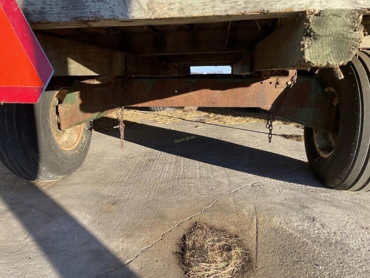 k-&-k-16'-hay-wagon-image-6