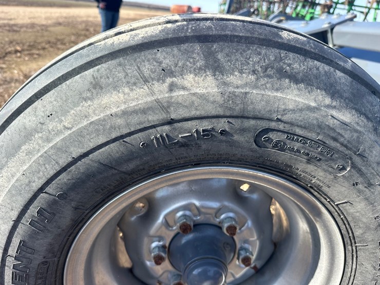 #4300-•-**2024-loftness-240sl64m542-6-row-20’-shredder-02-1701-image-9